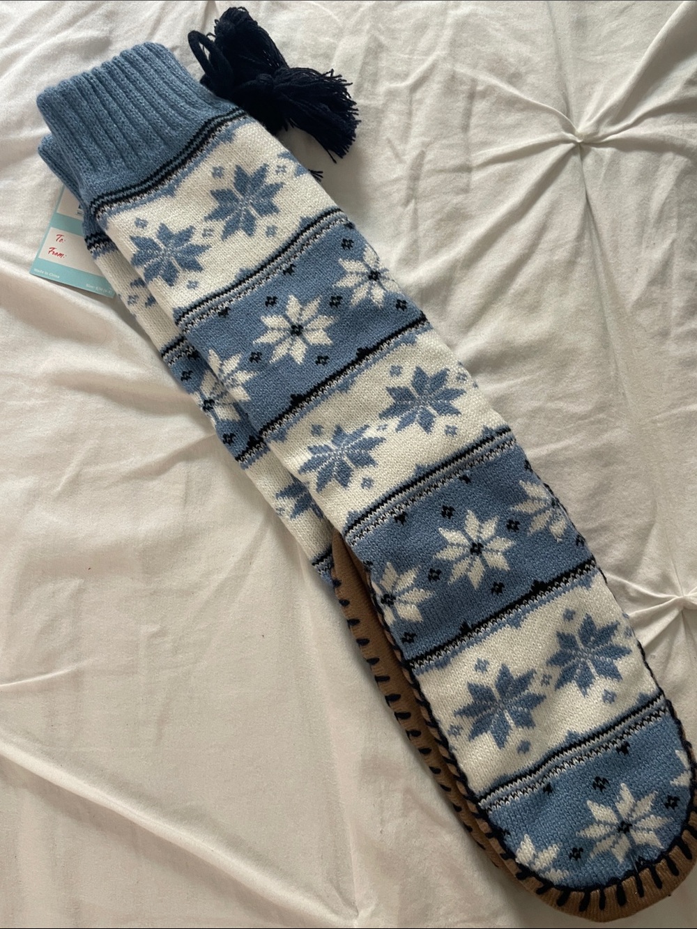 NWT Muk Luk Snowflake Knit Slipper Socks in Light Blue & White